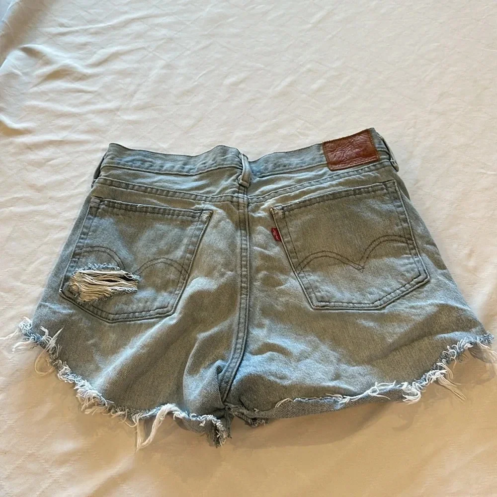 Levi’s limited edition Rolling Stone Jean Denim Distressed Shorts‎ women’s 30